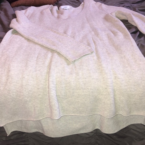 Old Navy sweater - Picture 2 of 2